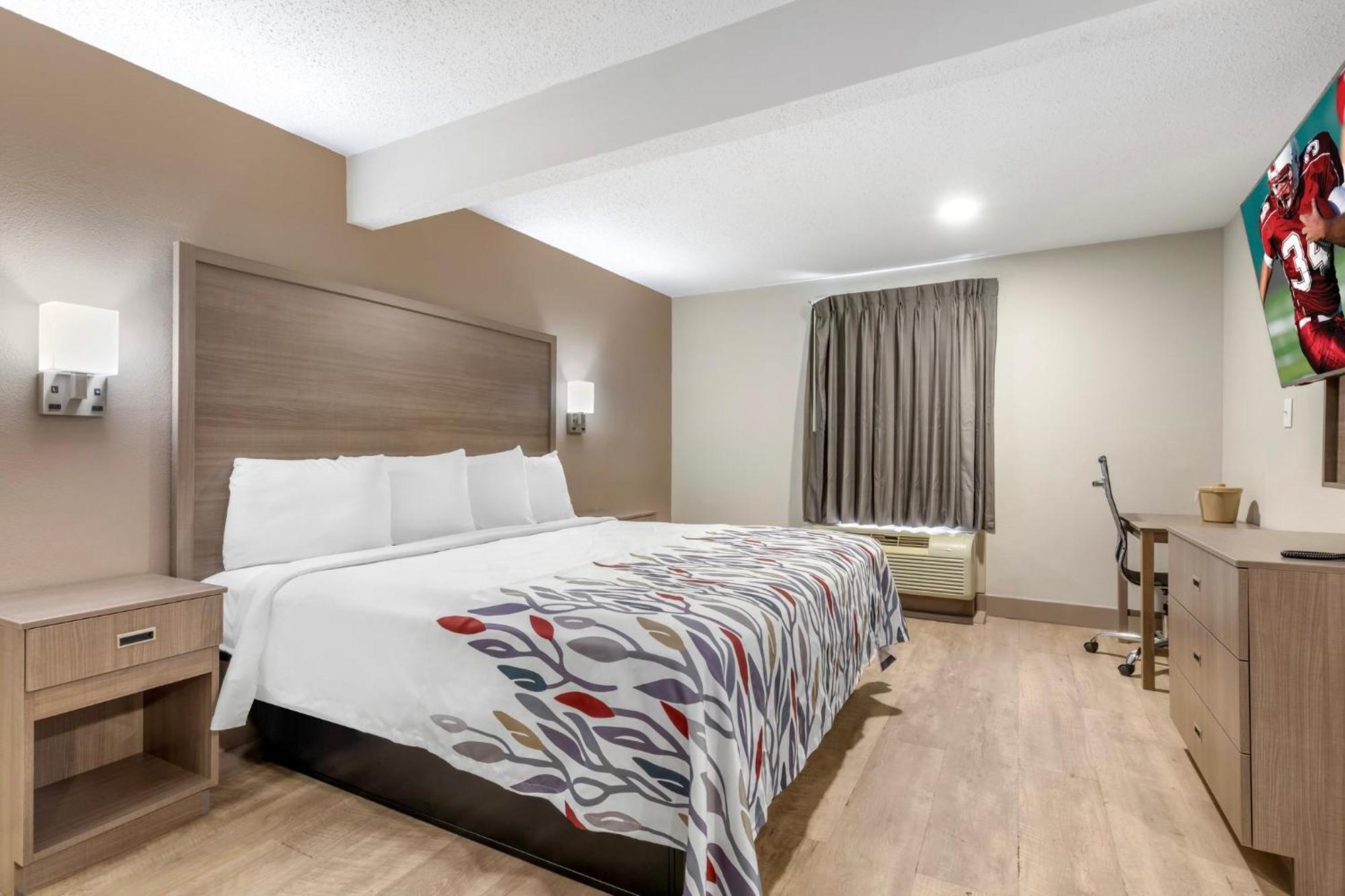 Red Roof Inn & Suites Newport News Buitenkant foto