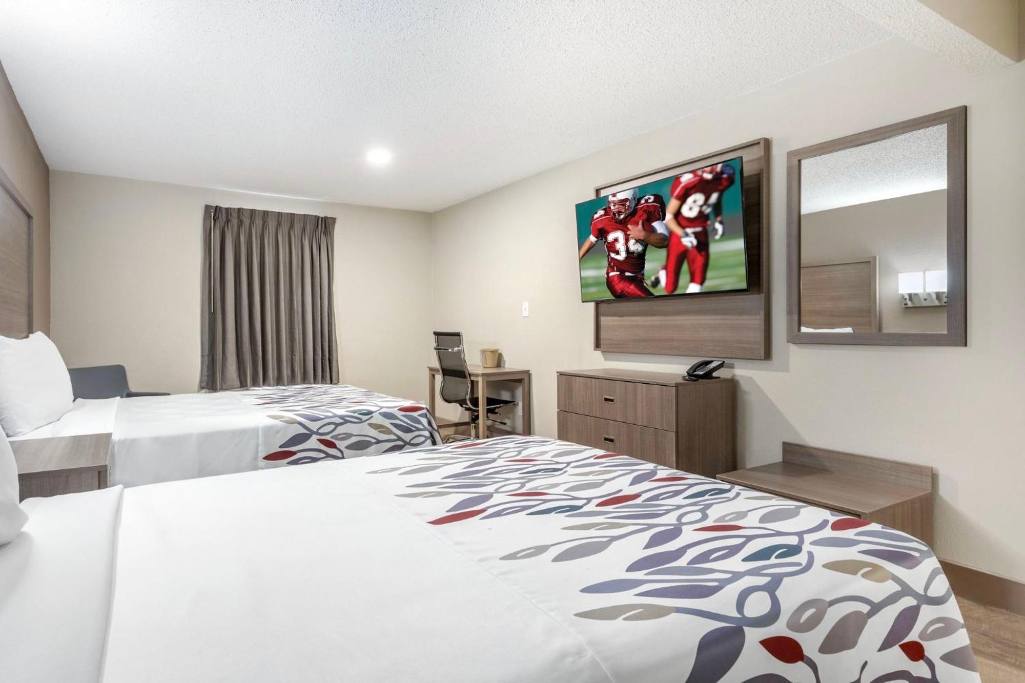Red Roof Inn & Suites Newport News Buitenkant foto