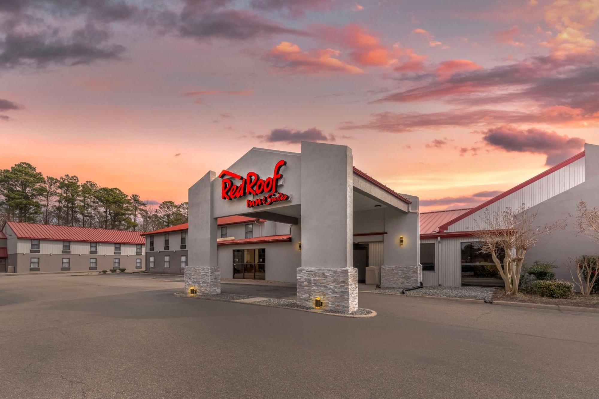 Red Roof Inn & Suites Newport News Buitenkant foto