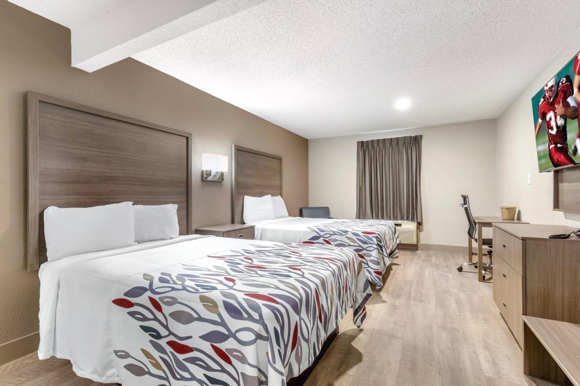 Red Roof Inn & Suites Newport News Buitenkant foto