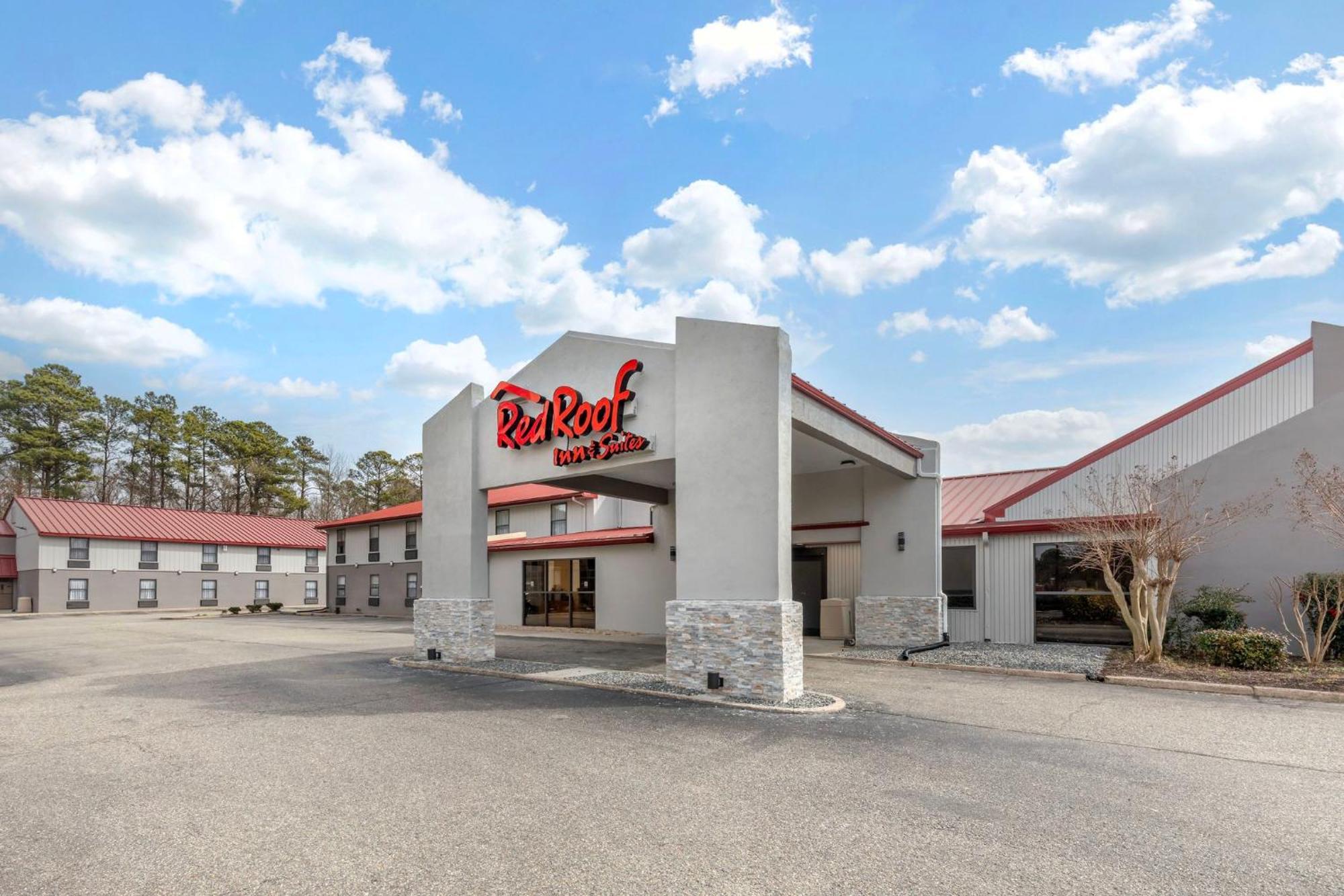 Red Roof Inn & Suites Newport News Buitenkant foto